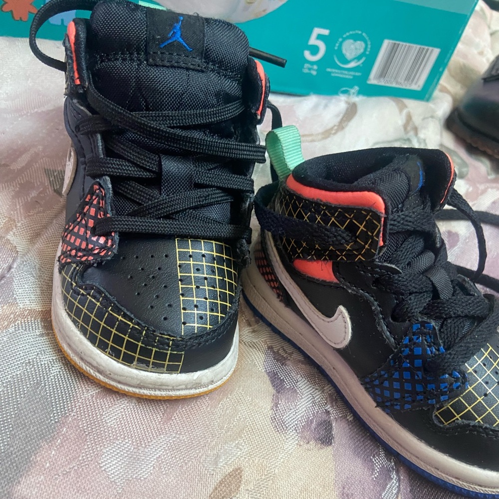 Baby shoes